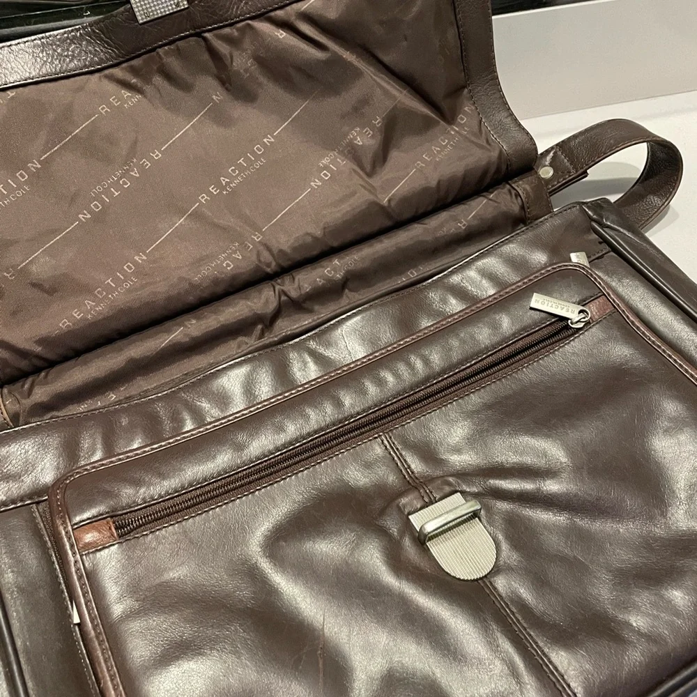 Kenneth Cole Reaction Chocolate Brown Leather Briefcase